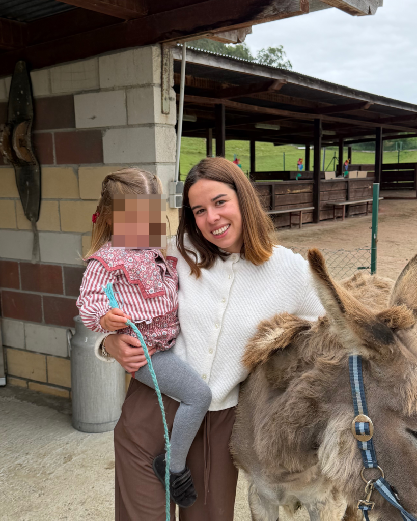 Granja Quesería El Pendo con niños en Cantabria